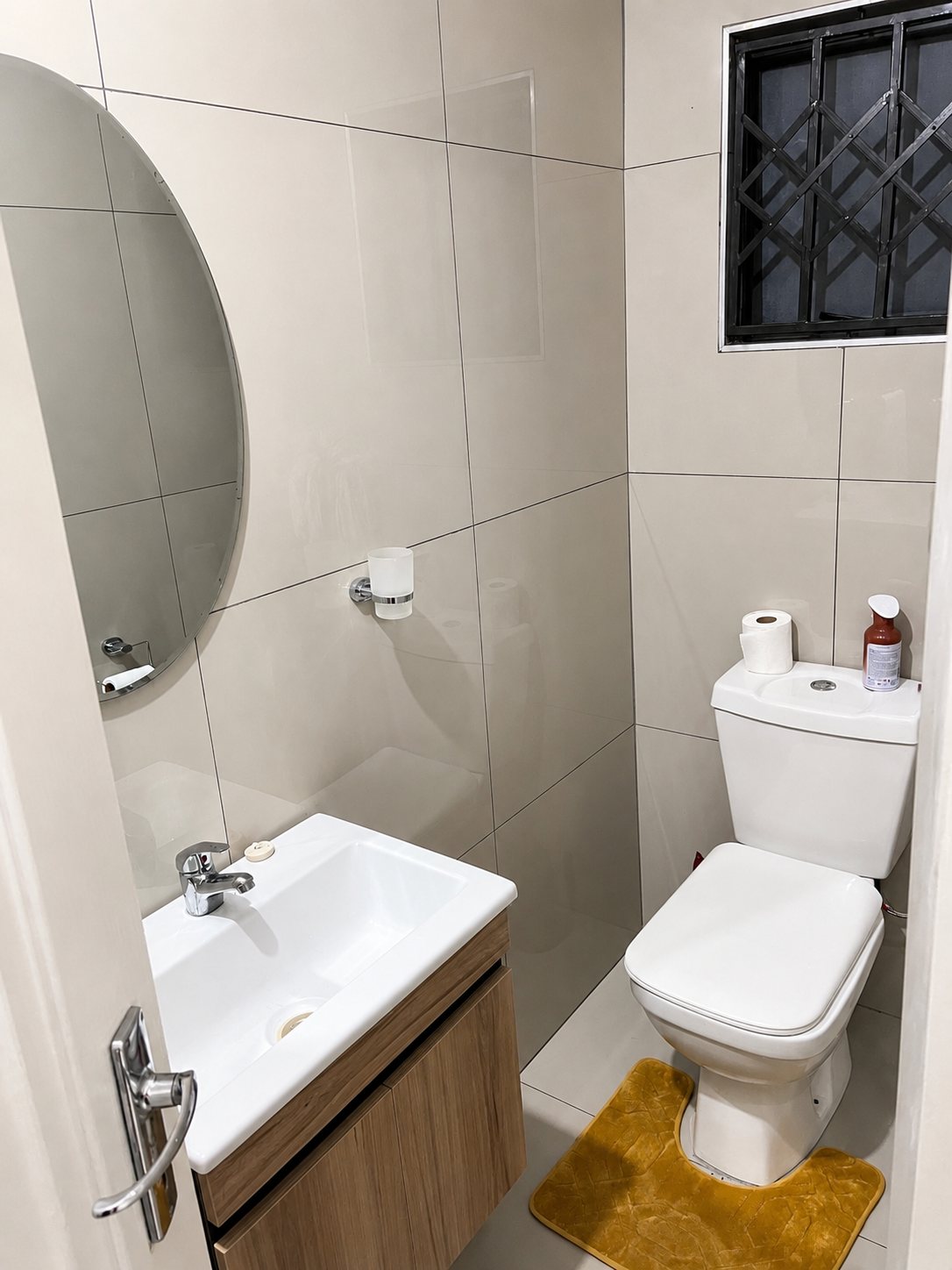 Twin / Double Room — bathroom